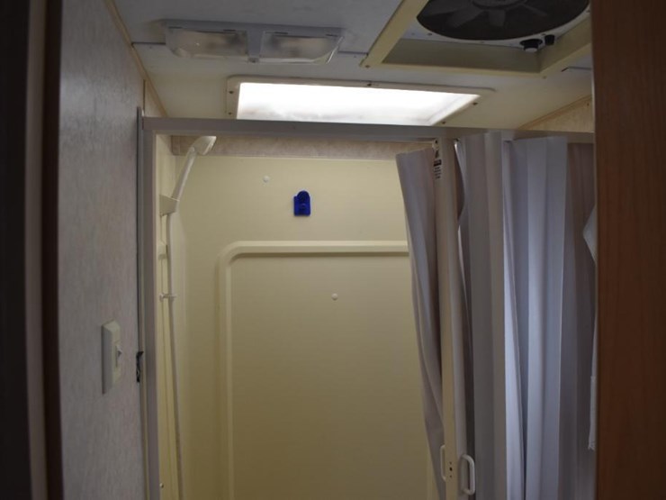 2008-forest-river-rockwood-8318ss-42661-image-27