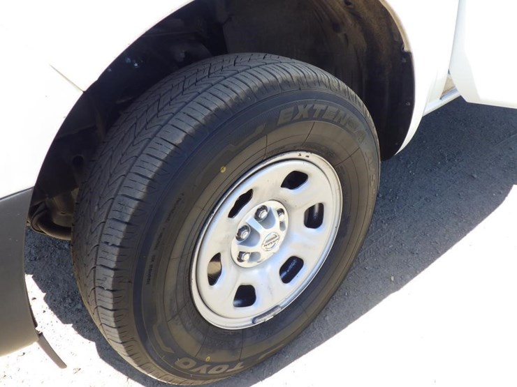 2015-nissan-frontier-image-10