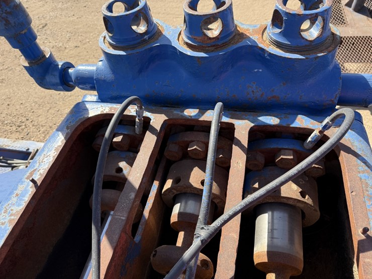 gardner-denver-pa8y-10k-wp-triplex-wel-service-pump-p/b-caterpillar-3408dita-mtd-on-1998-atoka-3-axl-image-12