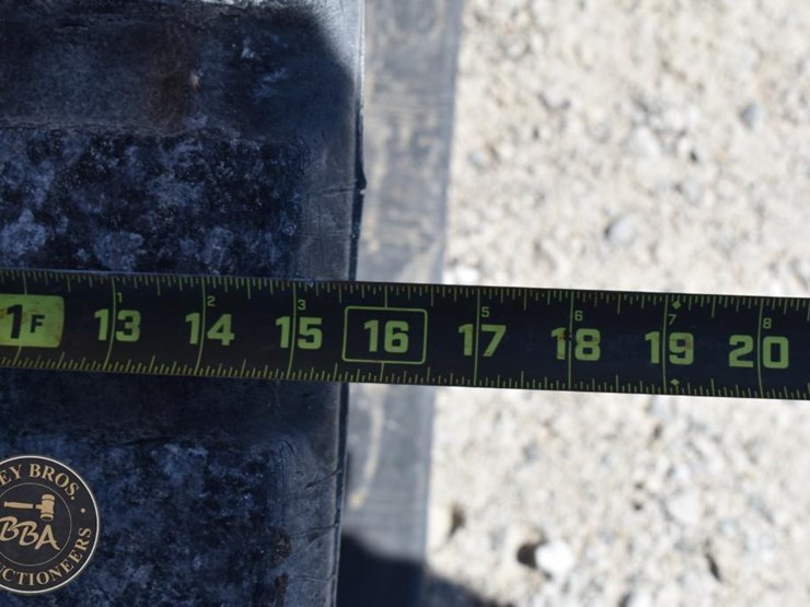 2017-caterpillar-259d-image-60