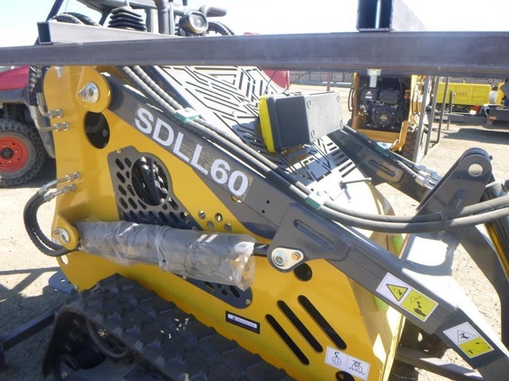 sdlanch-sdll60-skid-steer-track-loader-image-15