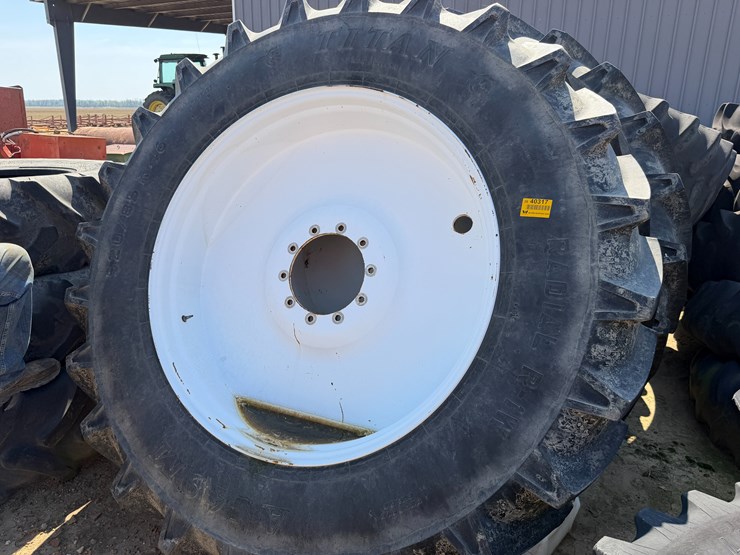 #40317-•-lot-of-(2)-520/85r46-tires-w/-apache-rims-image-1