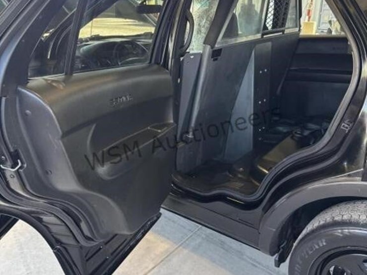 2016-ford-explorer-image-25