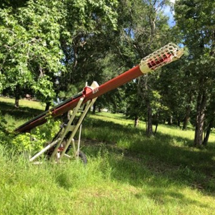 BUHLER FARM KING 831