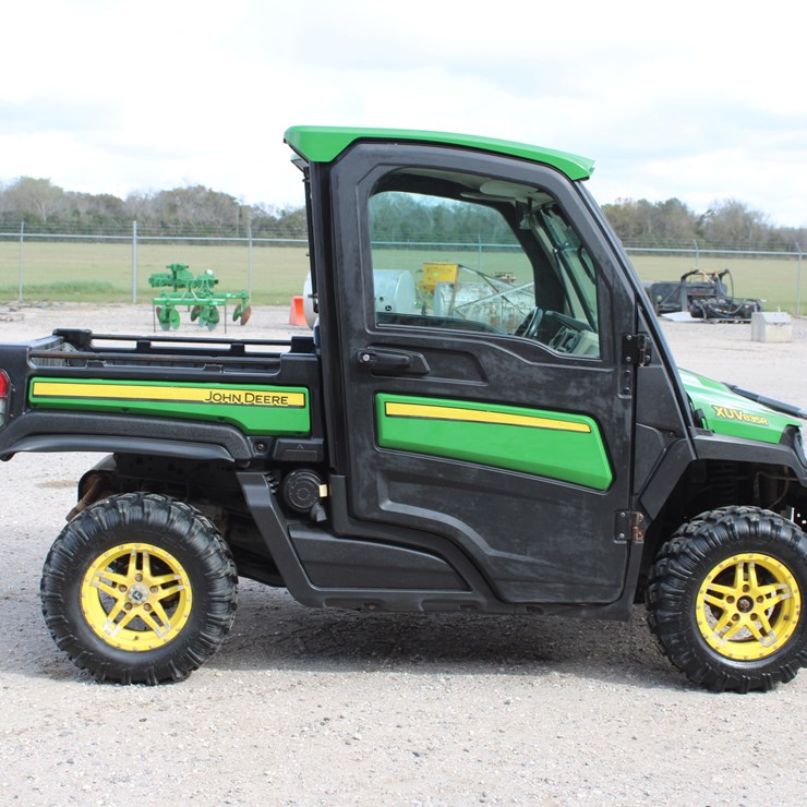 2018 JOHN DEERE GATOR