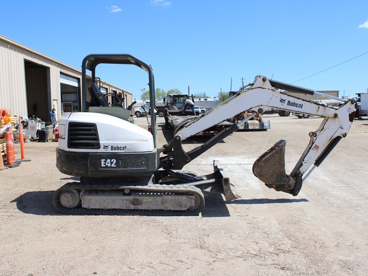 2012-bobcat-e42-image-1