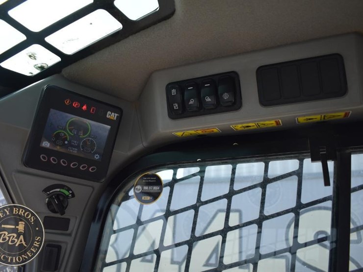 2022-caterpillar-259d3-image-45