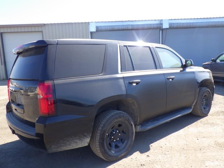 2020-chevrolet-tahoe-image-3