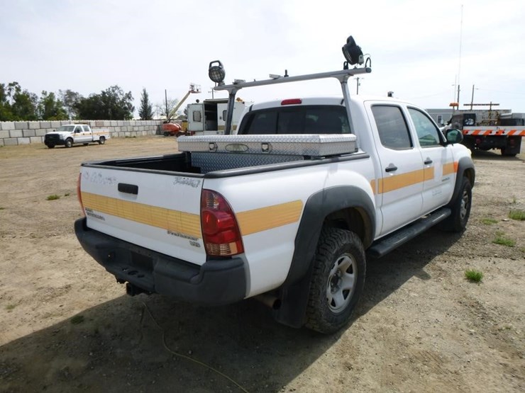 2013-toyota-tacoma-image-4