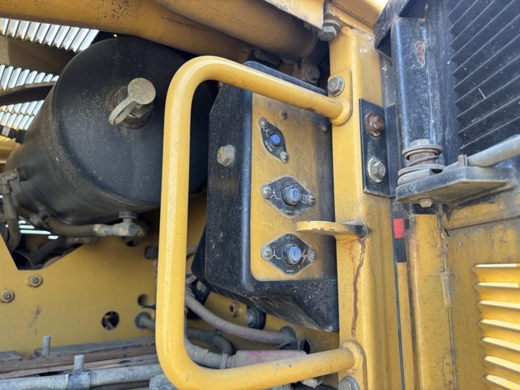 2006-caterpillar-143h-image-74