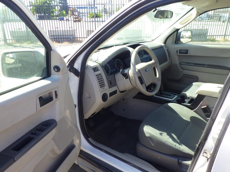 2012-ford-escape-image-5