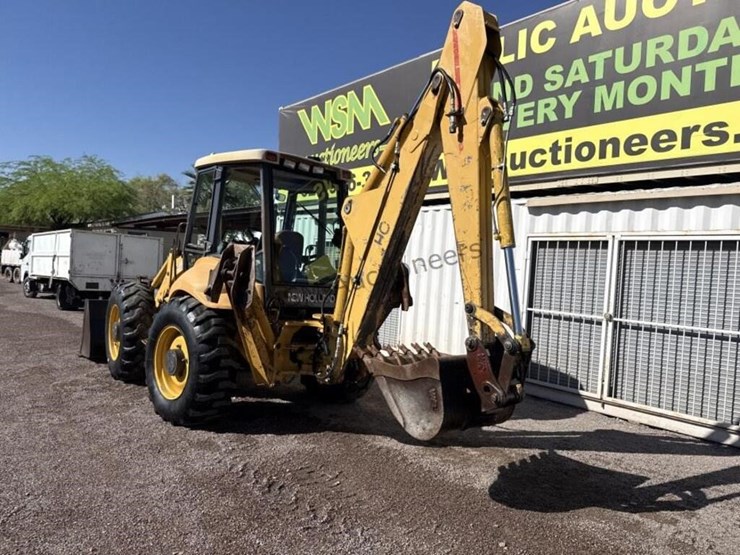 new-holland-lb115-image-10