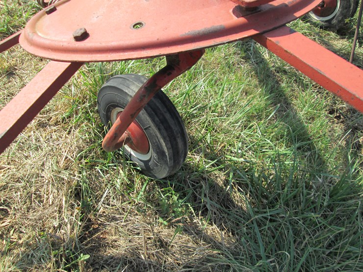 new-holland-157-image-5