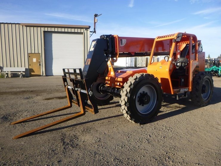 2018-jlg-8042-image-1