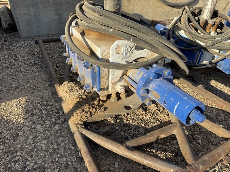 7-1/16-x-5m-2-3/8-sgl-stud-hydraulic-blowout-preventer,-charted-image-4