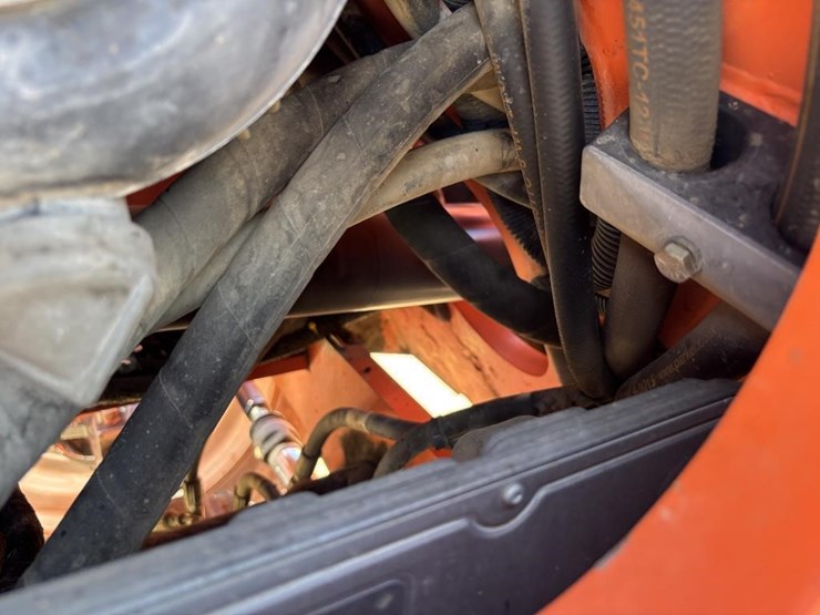 2016-jlg-8042-image-43