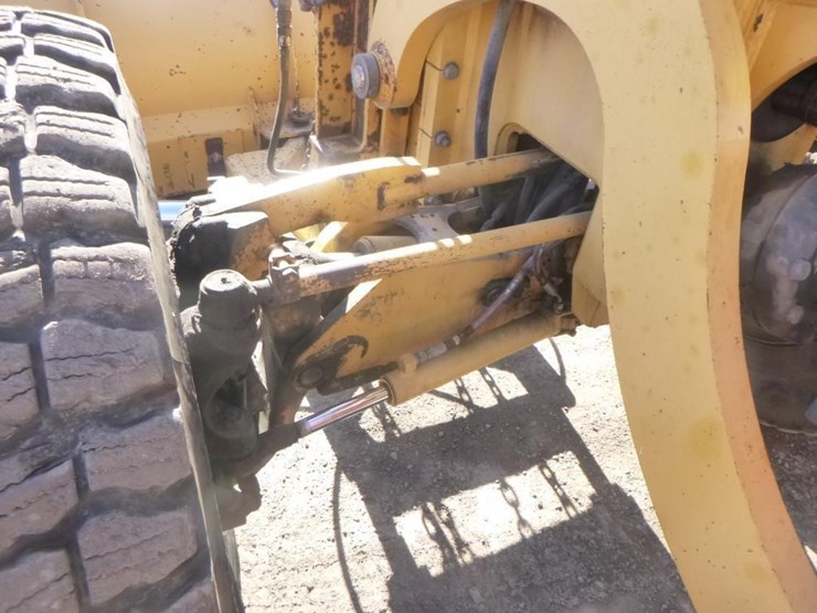 2008-deere-772d-image-19