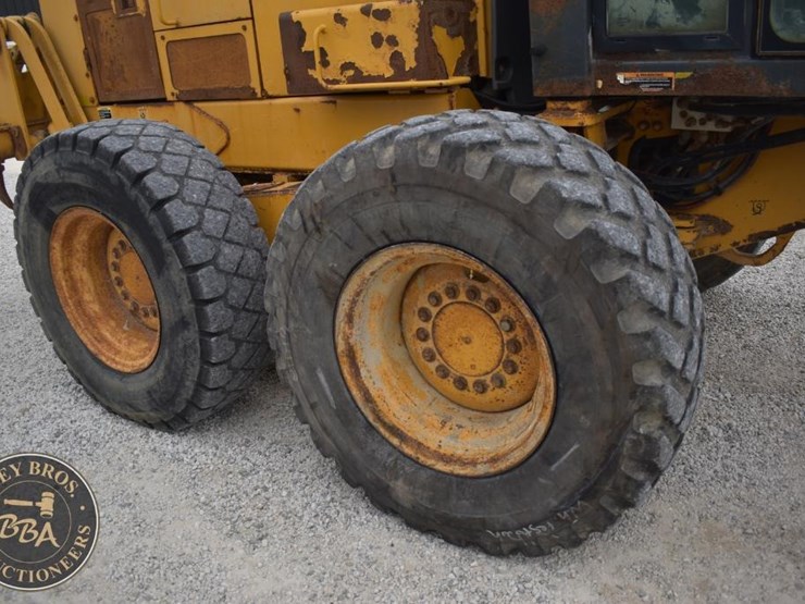 2007-deere-672d-image-42