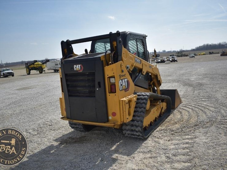 2022-caterpillar-259d3-image-9