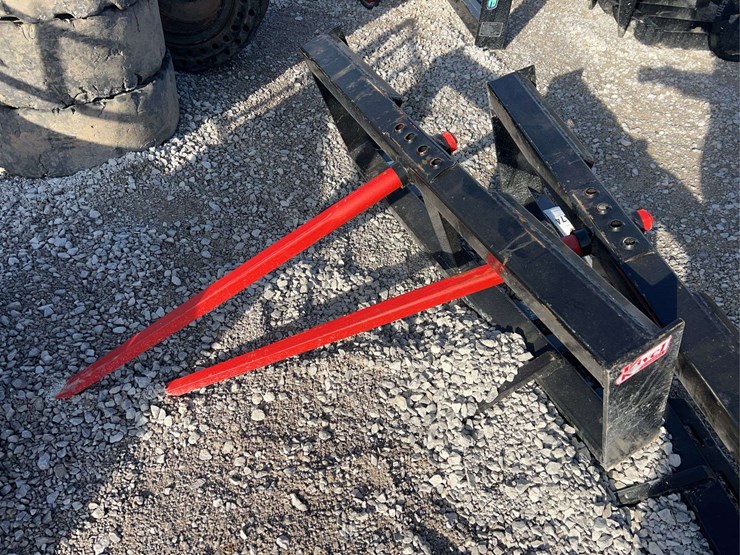 new-kivel-single-prong-skidsteer-bale-spear-image-1