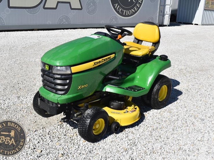 2008-john-deere-x300-image-3