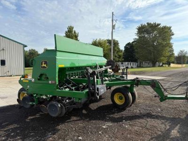 john-deere-1590-image-1