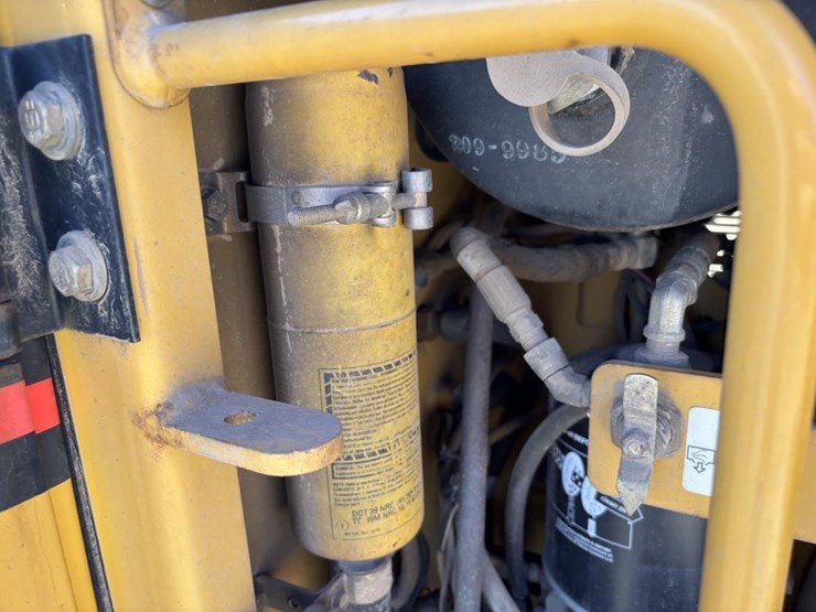 2006-caterpillar-143h-image-71