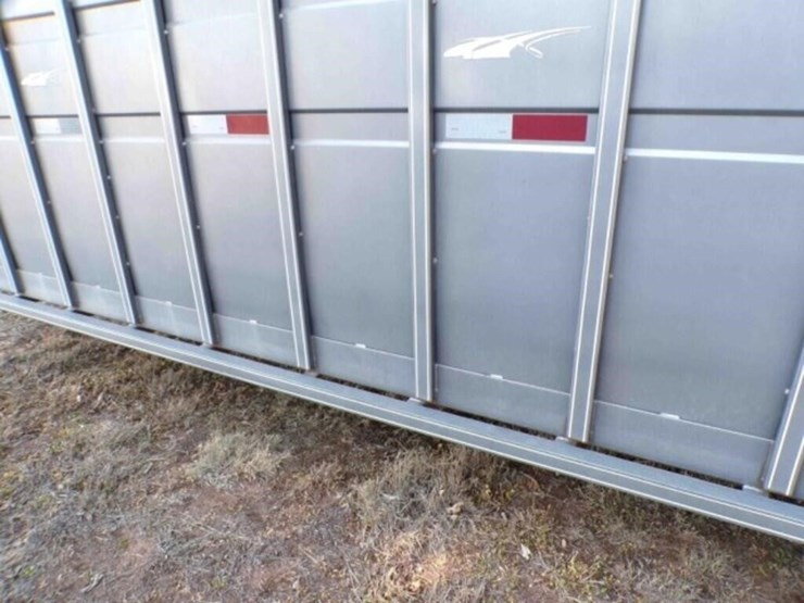 2008-titan-trailer-image-24