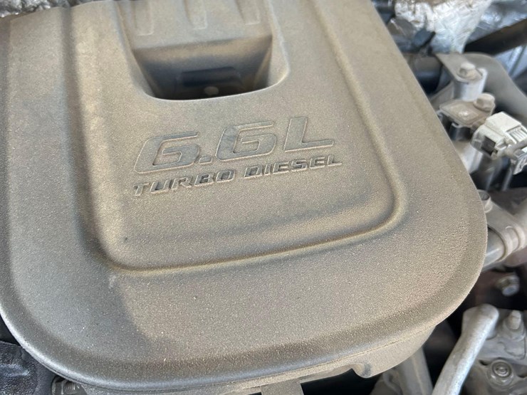 2015-chevrolet-silverado-ltz-2500hd-4x4-crew-cab-pick-up-truck-image-52