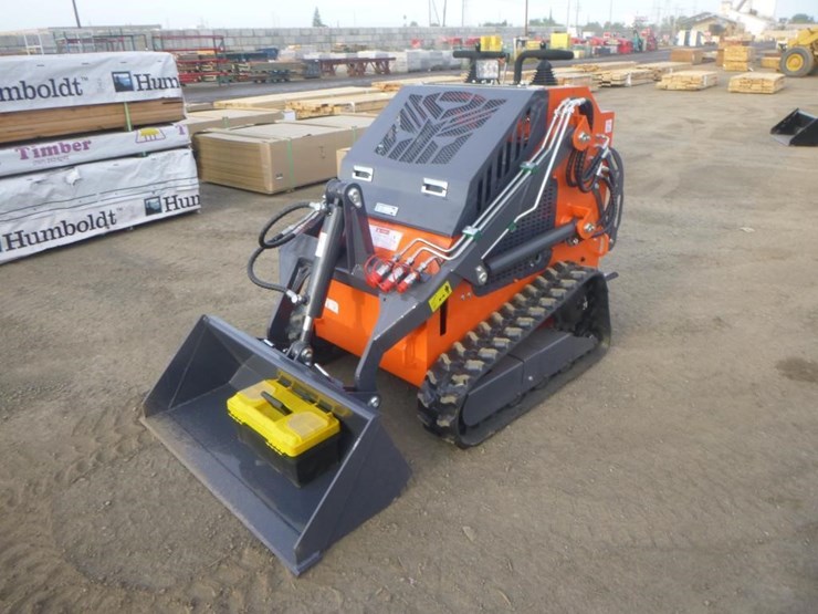 tpm-t460-skid-steer-track-loader-image-1