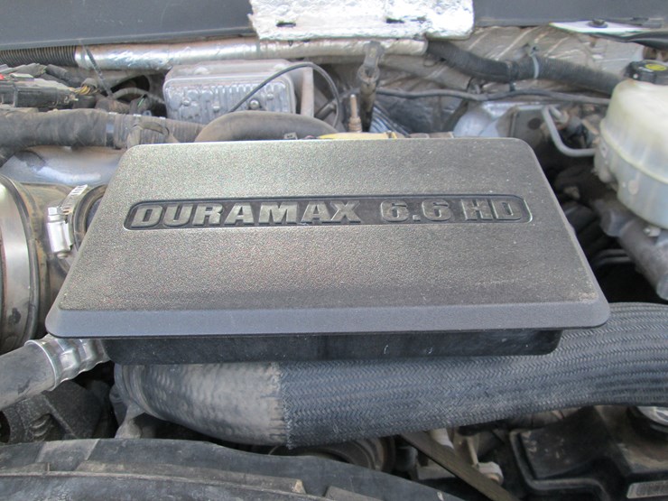 2017-chevrolet-3500hd-image-28