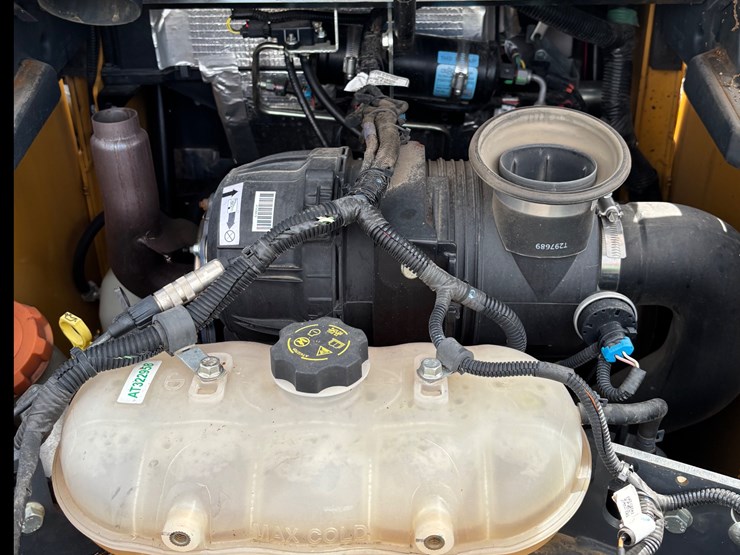 2023-deere-325g-image-4