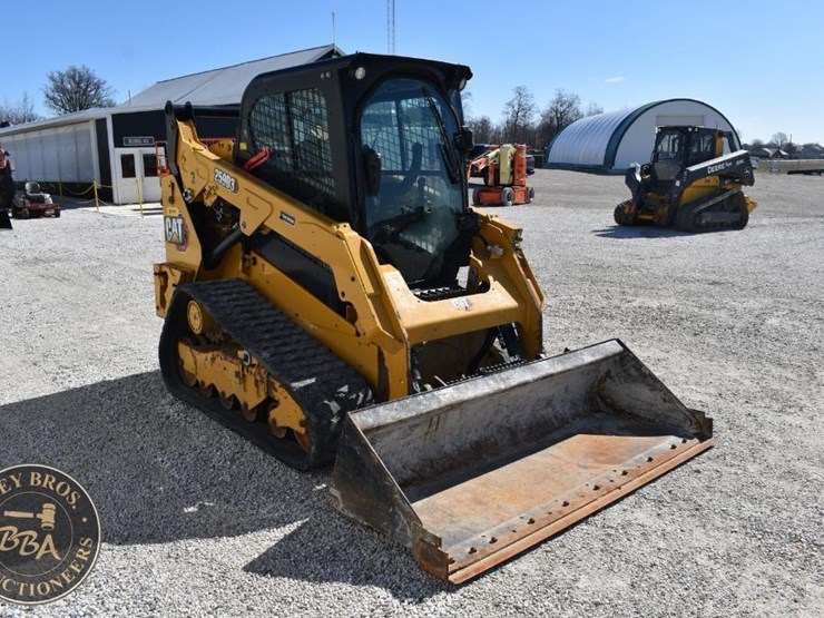 2023-caterpillar-259d3-image-6