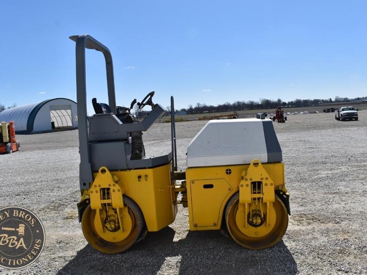 2010-benford-2010sd-image-26