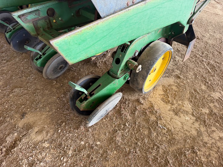 john-deere-7300-image-13