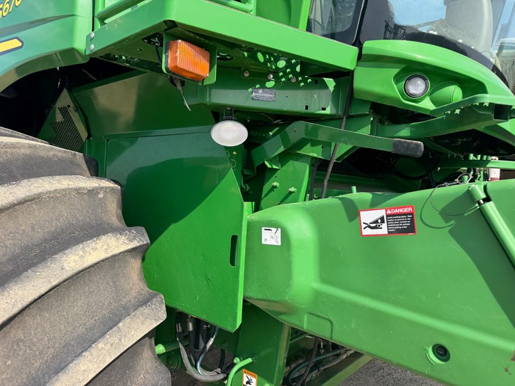 2014-john-deere-s670-image-37
