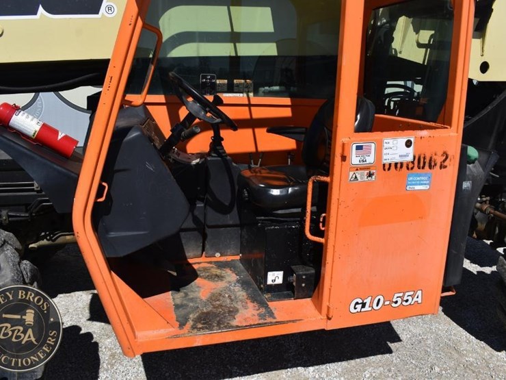 2015-jlg-g10-55a-image-53