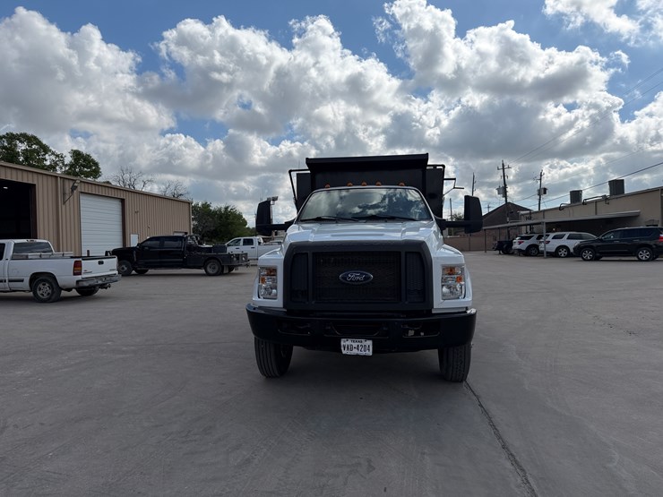 2019-ford-f750-image-3