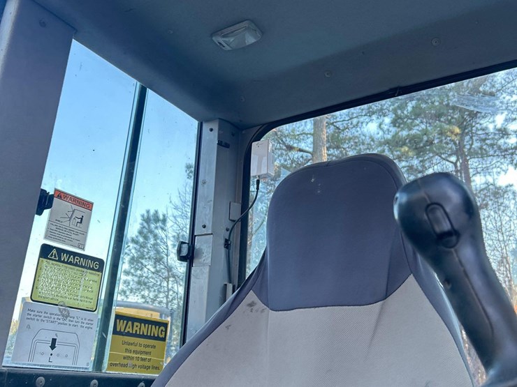 2015-takeuchi-tb1140-image-22