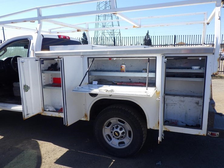 2018-chevrolet-2500hd-image-8