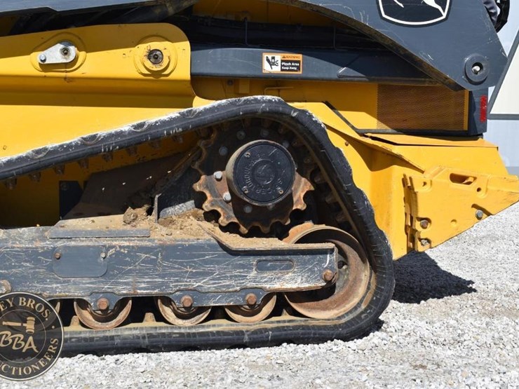 2023-deere-333g-image-38