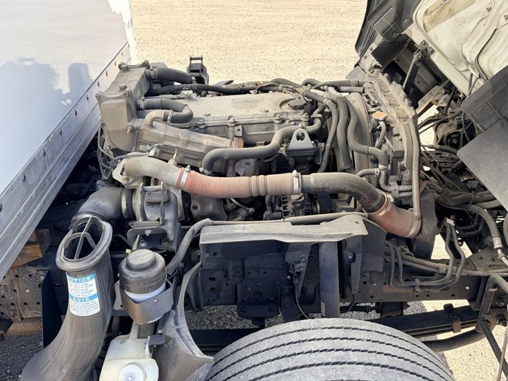 2017-isuzu-nrr-image-13