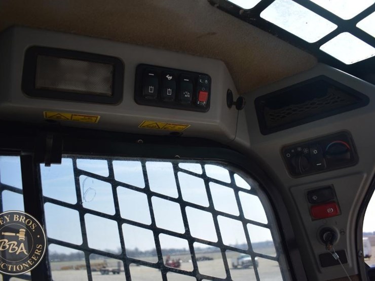 2023-caterpillar-259d3-image-44