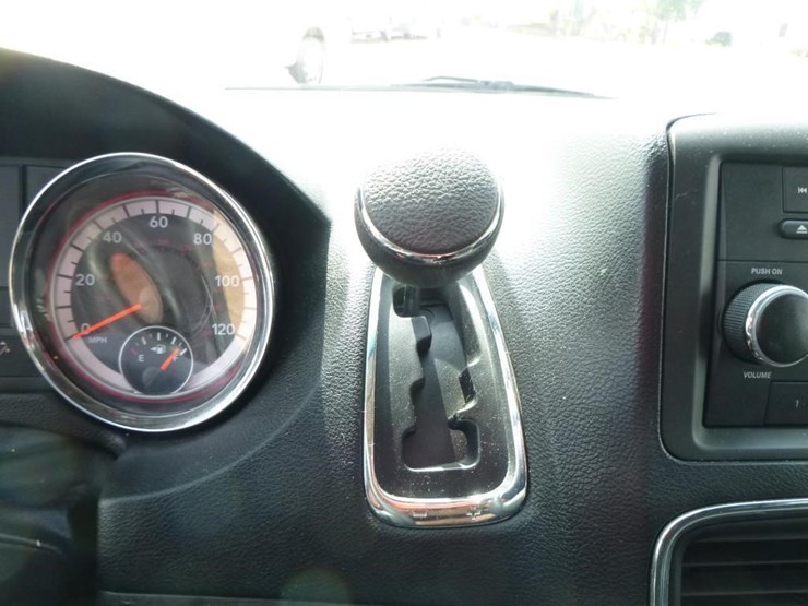 2014-dodge-grand-caravan-image-20