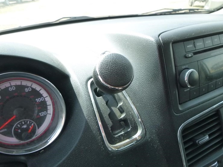 2014-dodge-grand-caravan-image-20