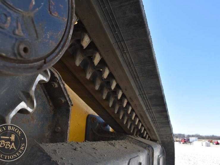 2019-deere-333g-image-50