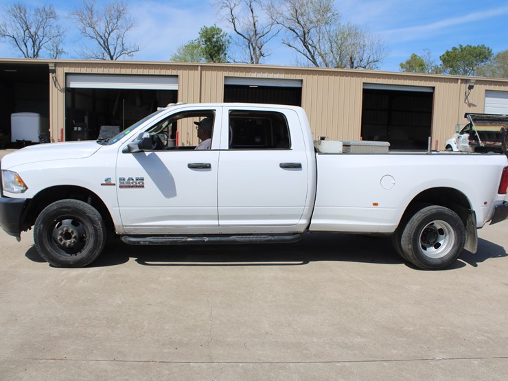 2018-dodge-ram-3500-image-1
