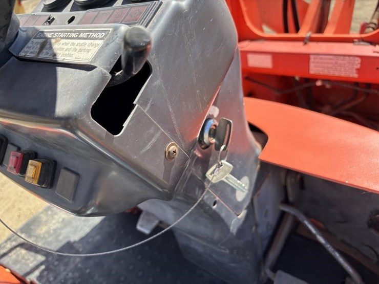 1999-kubota-r520-image-29