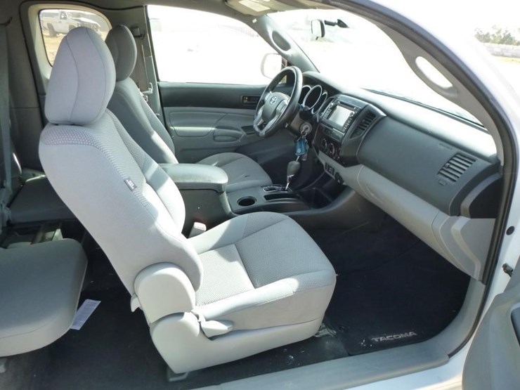 2013-toyota-tacoma-image-20