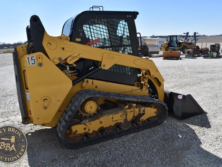 2017-caterpillar-259d-image-22